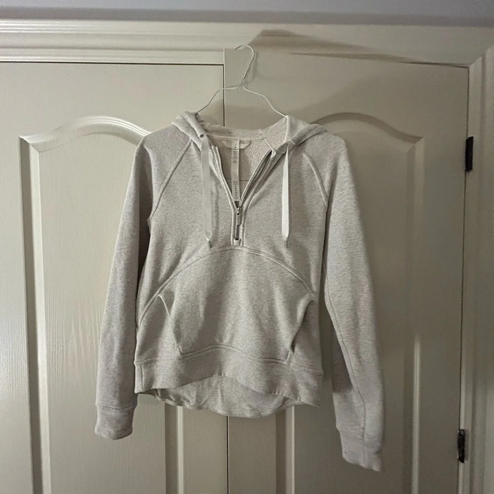 Lululemon women’s quarter zip-grey - Picture 2 of 3